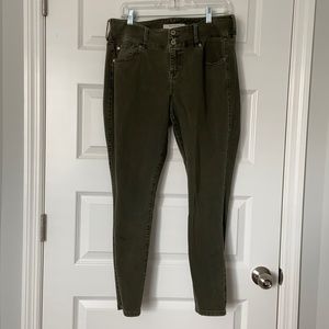 EUC 14 Torrid Olive Jeggings